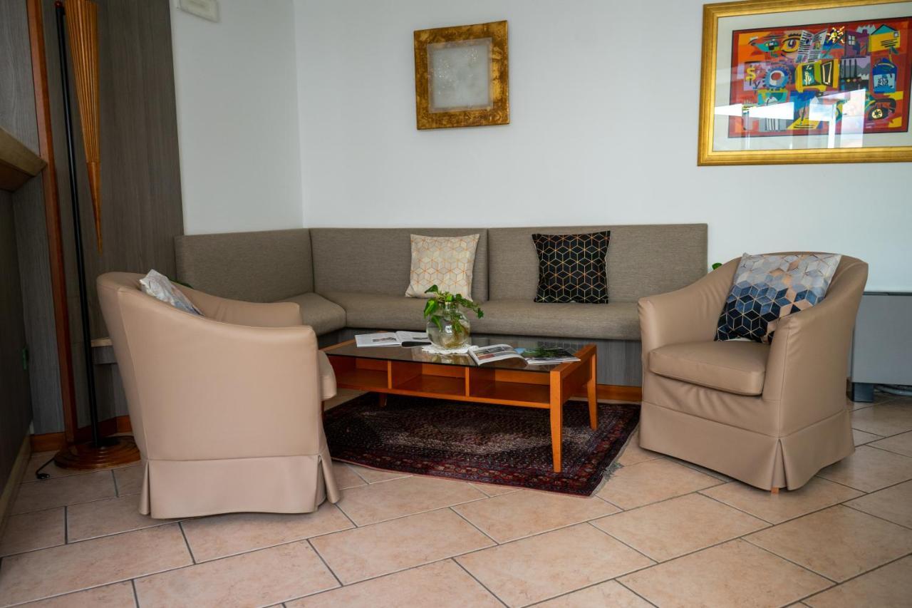 Hotel Garni Villa Fontana Trente Buitenkant foto